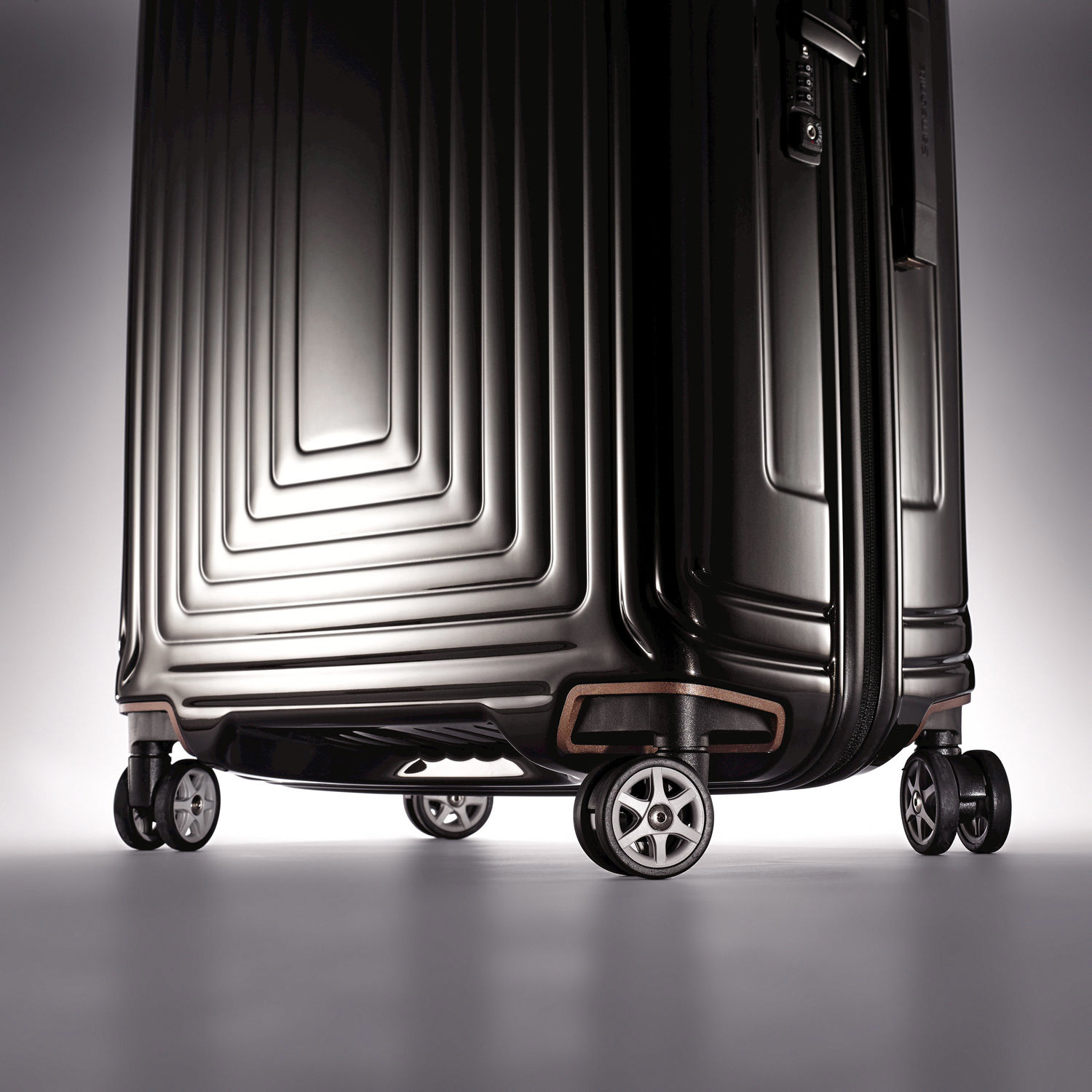 samsonite neopulse suitcase 4 wheel spinner