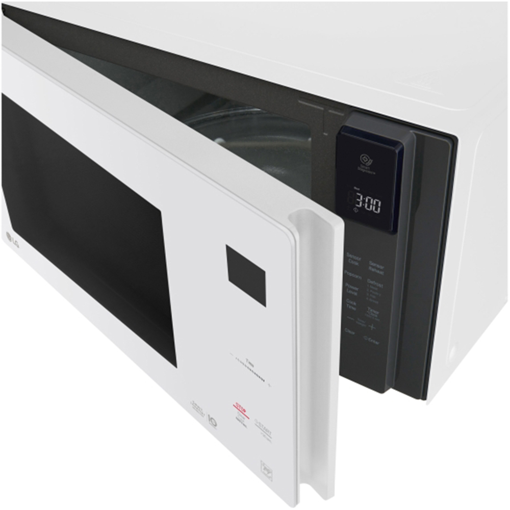 LG 1.5 Cu. Ft. NeoChef Countertop Microwave in Smooth White LMC1575SW